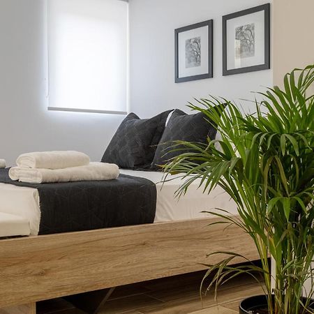 טולון Sandra'S Luxury Studio Apartment מראה חיצוני תמונה