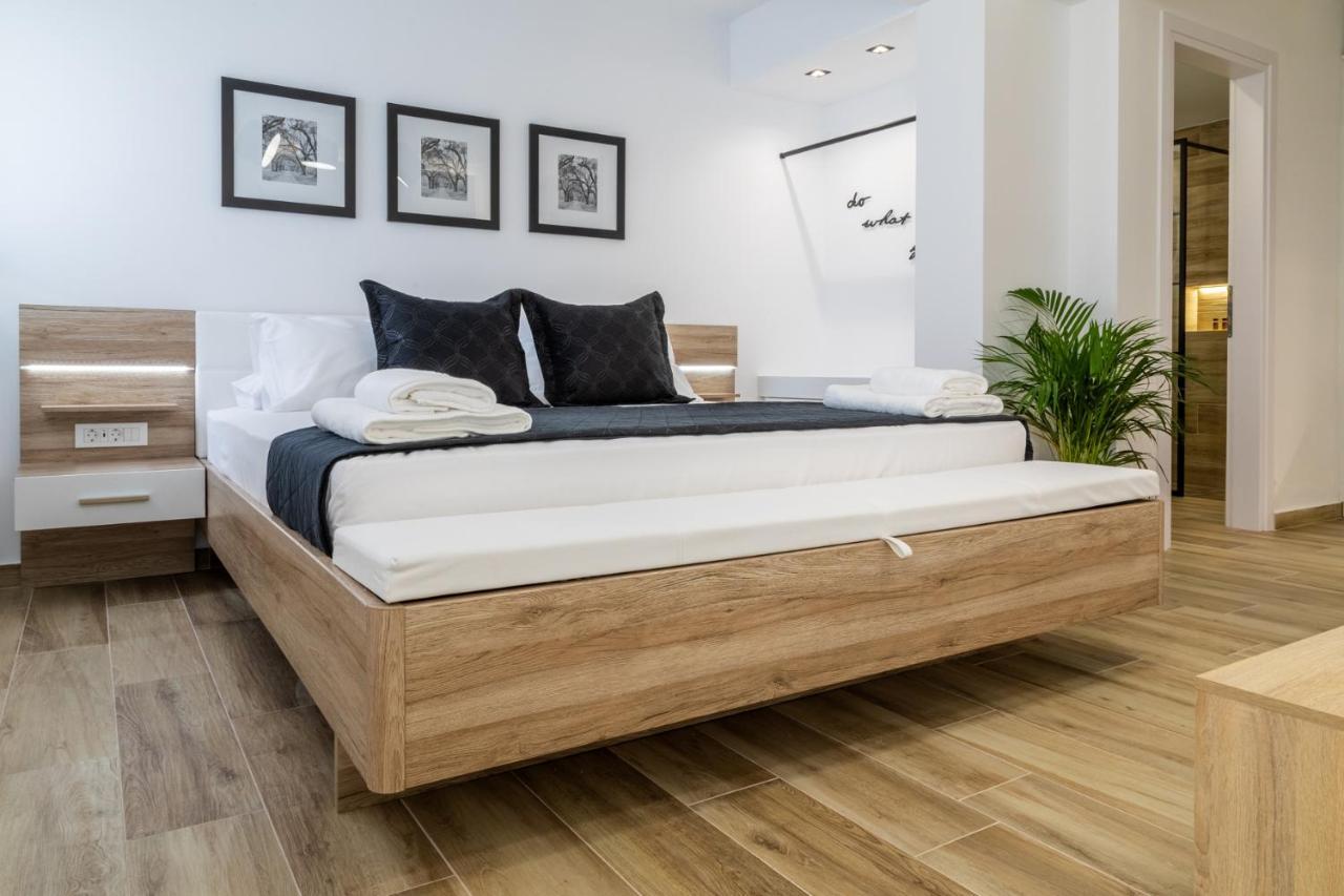 טולון Sandra'S Luxury Studio Apartment מראה חיצוני תמונה