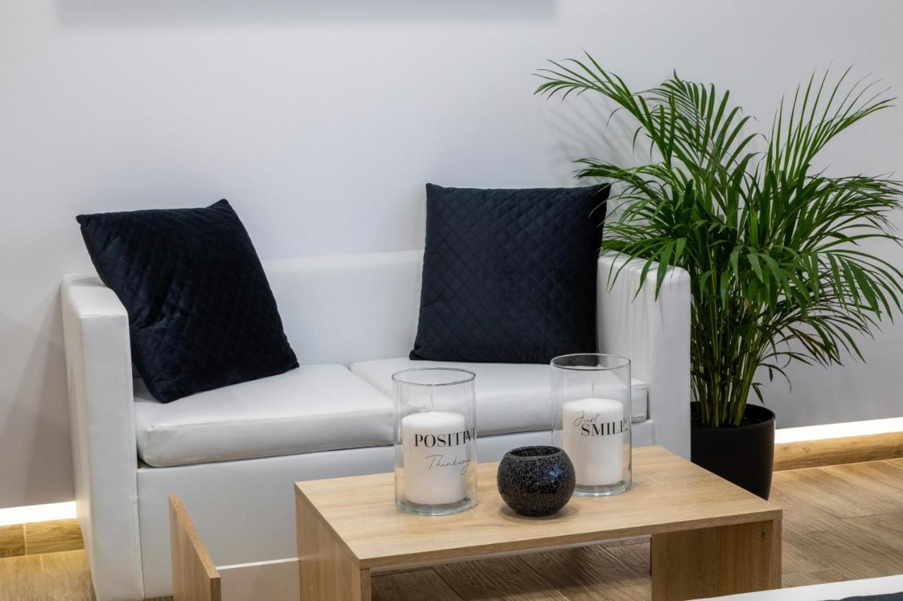 טולון Sandra'S Luxury Studio Apartment מראה חיצוני תמונה