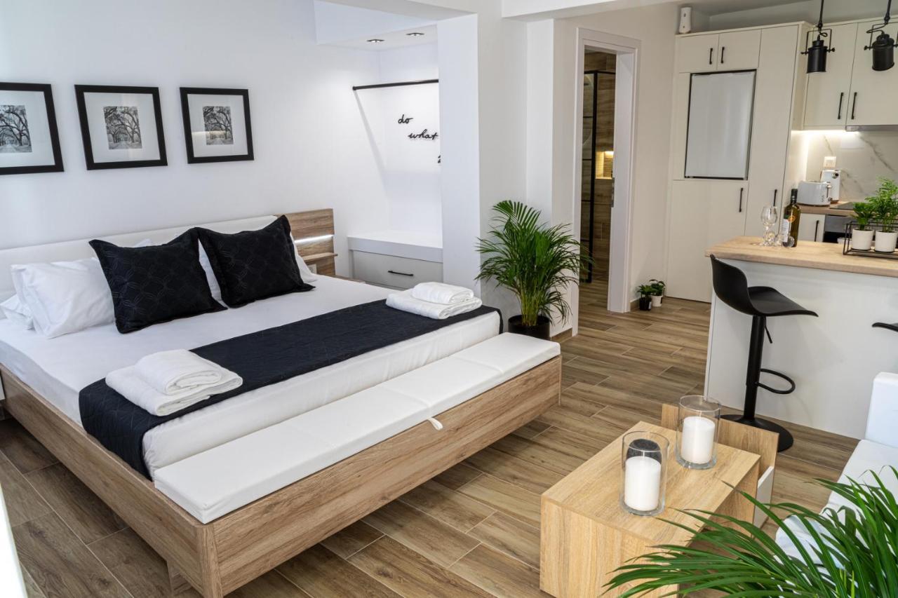 טולון Sandra'S Luxury Studio Apartment מראה חיצוני תמונה