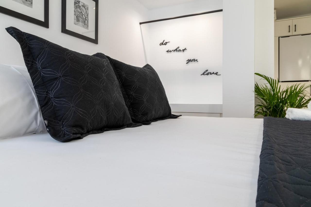 טולון Sandra'S Luxury Studio Apartment מראה חיצוני תמונה