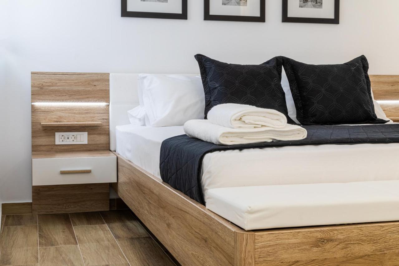 טולון Sandra'S Luxury Studio Apartment מראה חיצוני תמונה