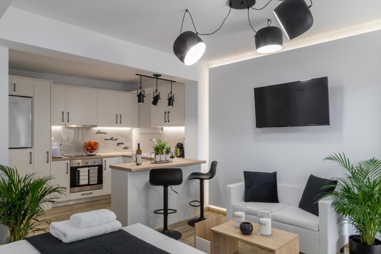 טולון Sandra'S Luxury Studio Apartment מראה חיצוני תמונה