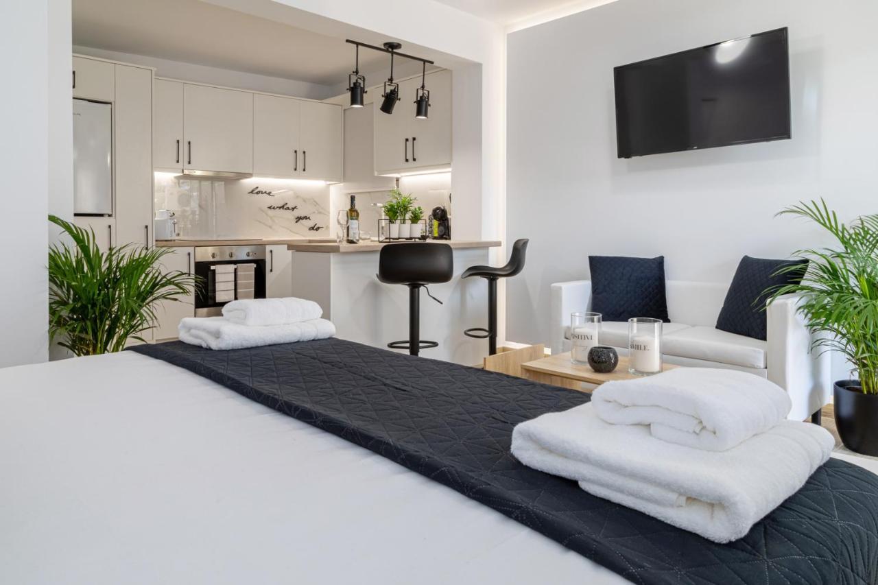 טולון Sandra'S Luxury Studio Apartment מראה חיצוני תמונה